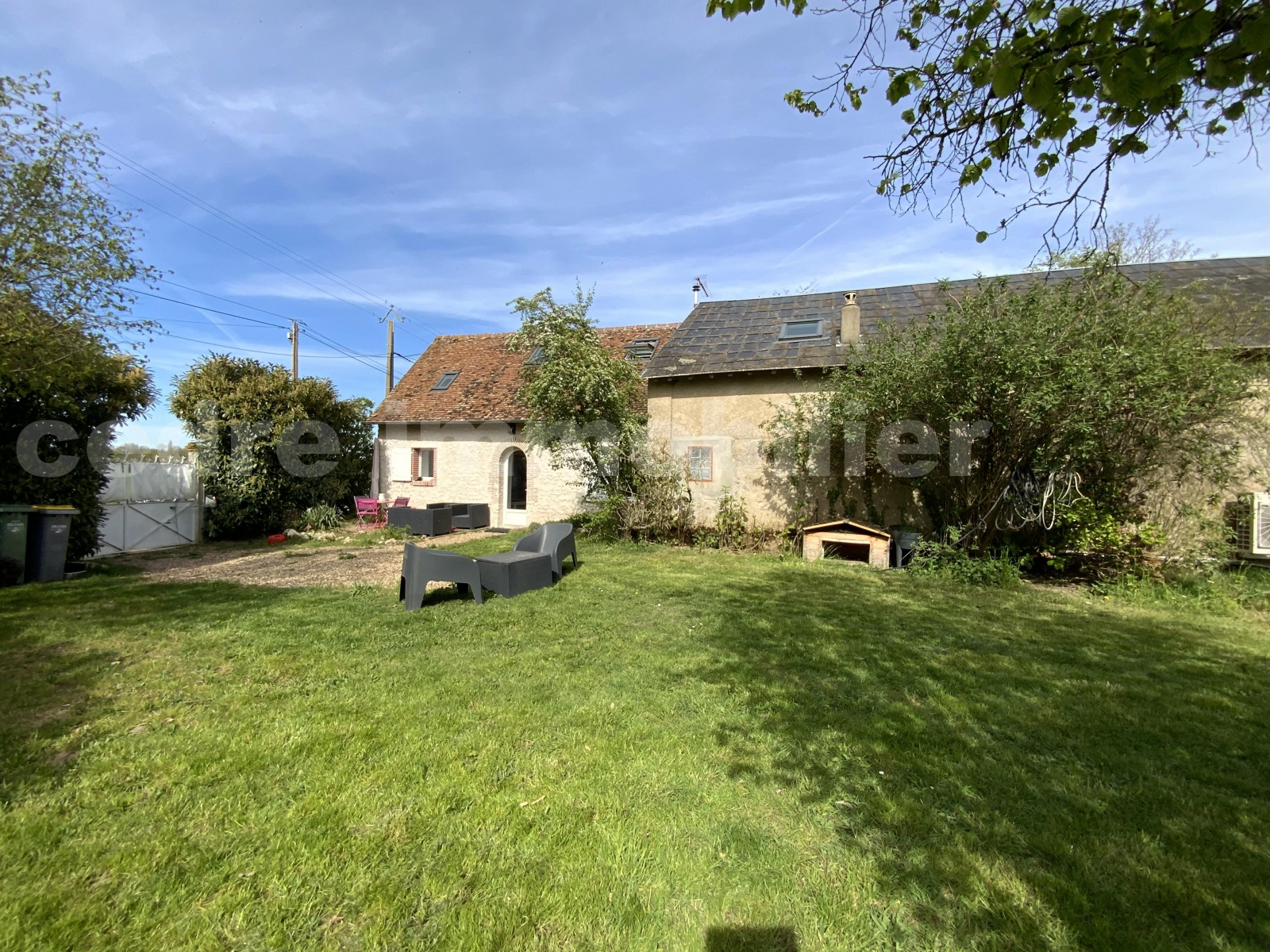 Maison 4 Pièce(s) SAINT-PRYVE-SAINT-MESMIN