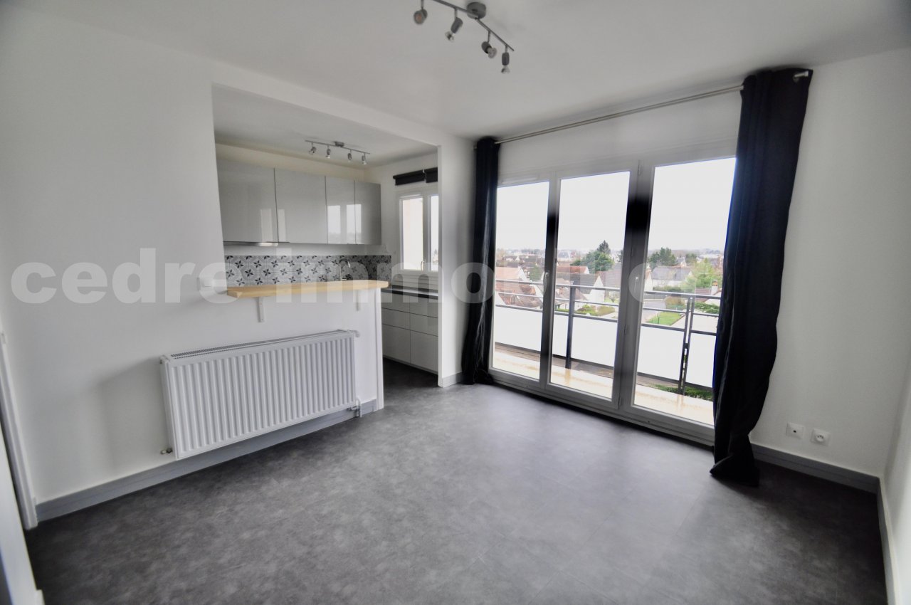 Appartement 1 Pièce(s) SAINT-PRYVE-SAINT-MESMIN