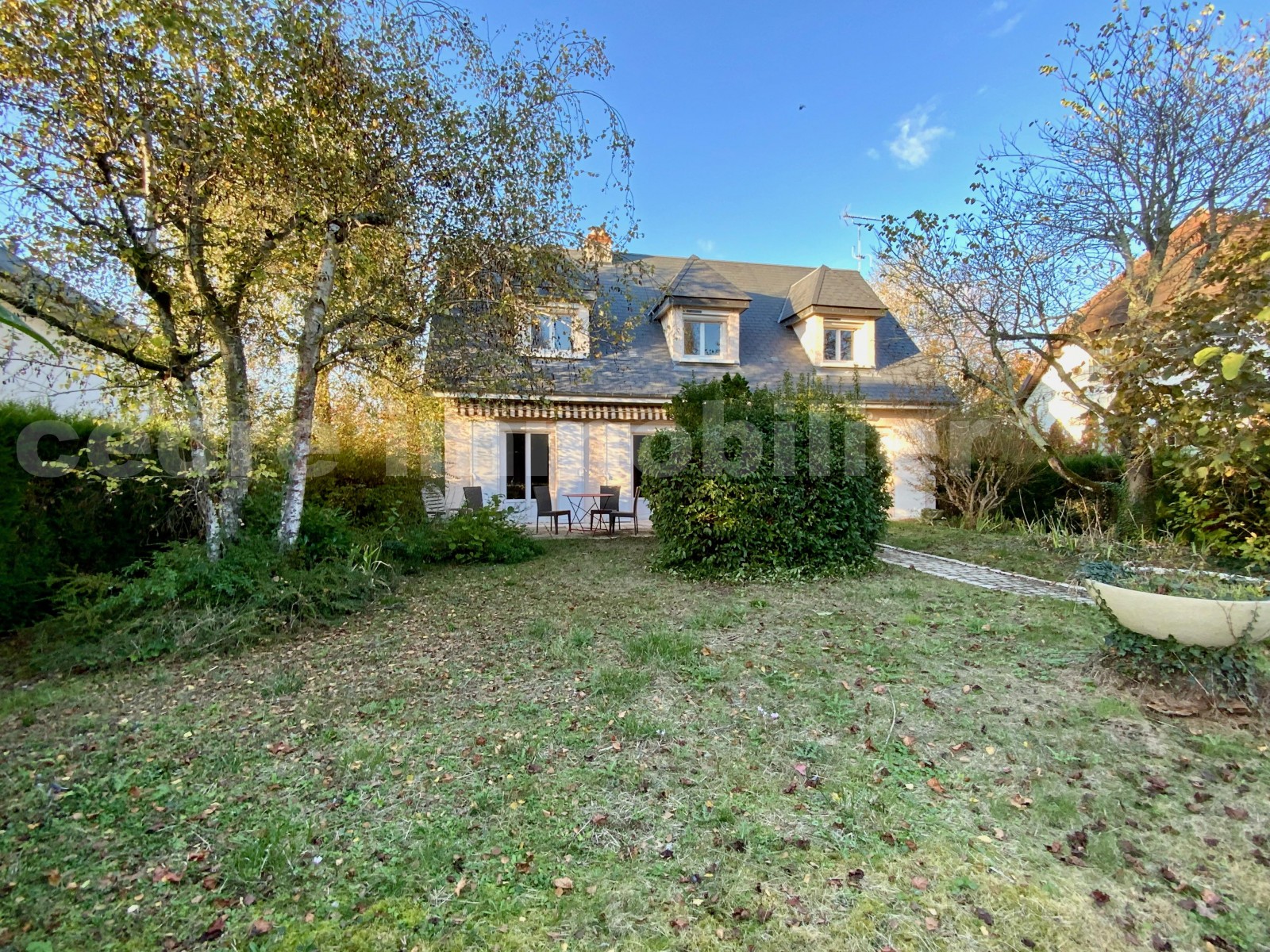 Maison 6 Pièce(s) SAINT-PRYVE-SAINT-MESMIN