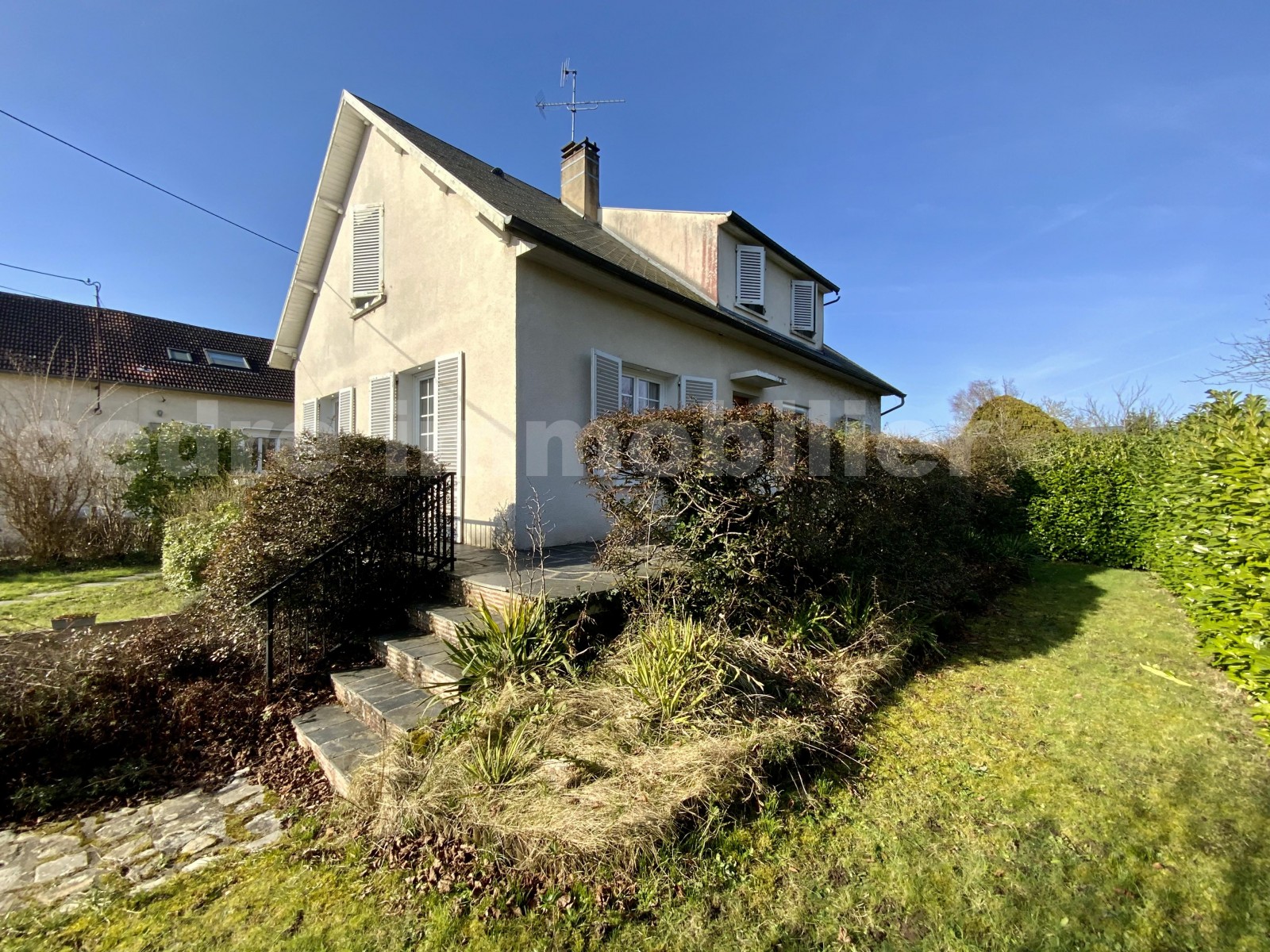 Maison 7 Pièce(s) SAINT-PRYVE-SAINT-MESMIN