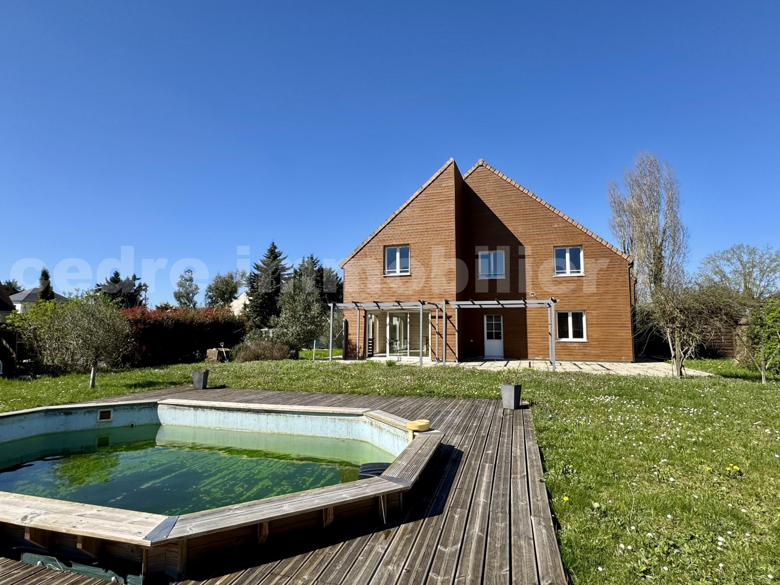 Maison 7 Pièce(s) SAINT-PRYVE-SAINT-MESMIN