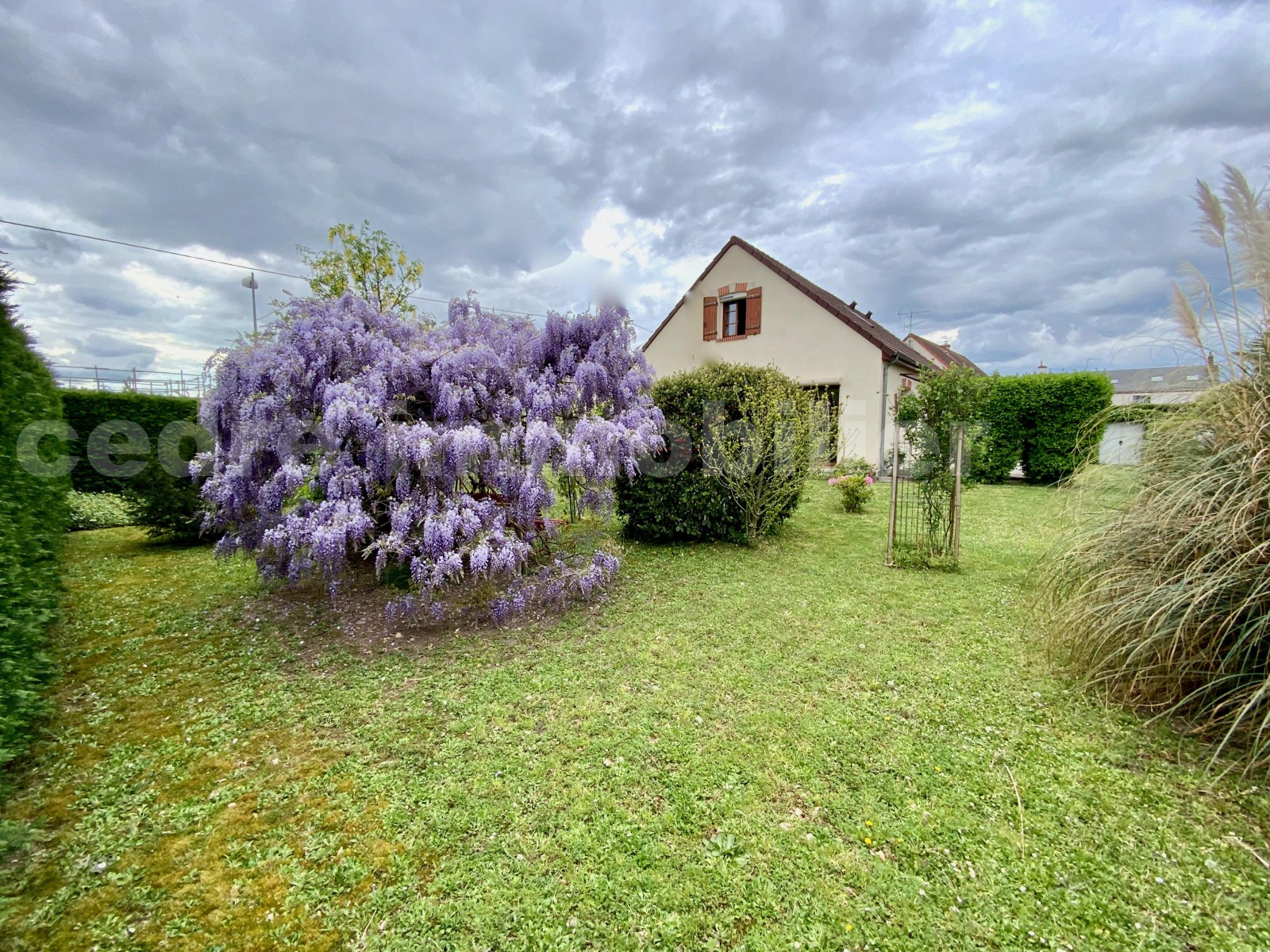 Maison 5 Pièce(s) SAINT-PRYVE-SAINT-MESMIN