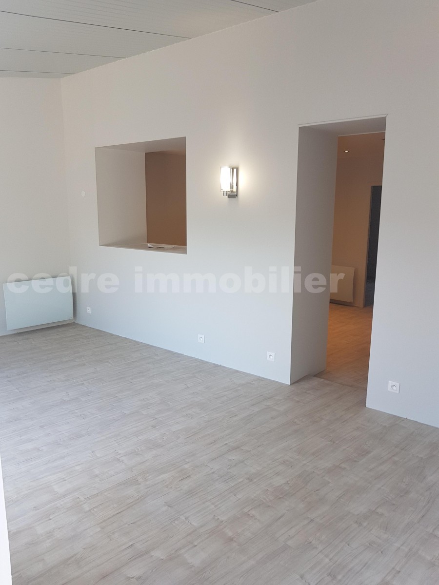 Appartement 3 Pièce(s) SAINT-HILAIRE-SAINT-MESMIN