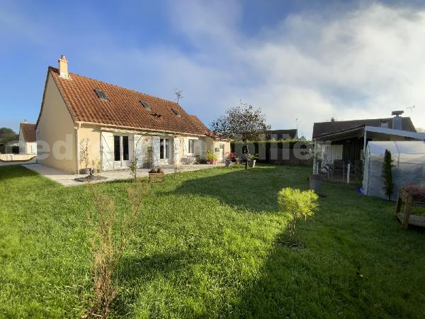Maison 4 Pièce(s) SAINT-PRYVE-SAINT-MESMIN